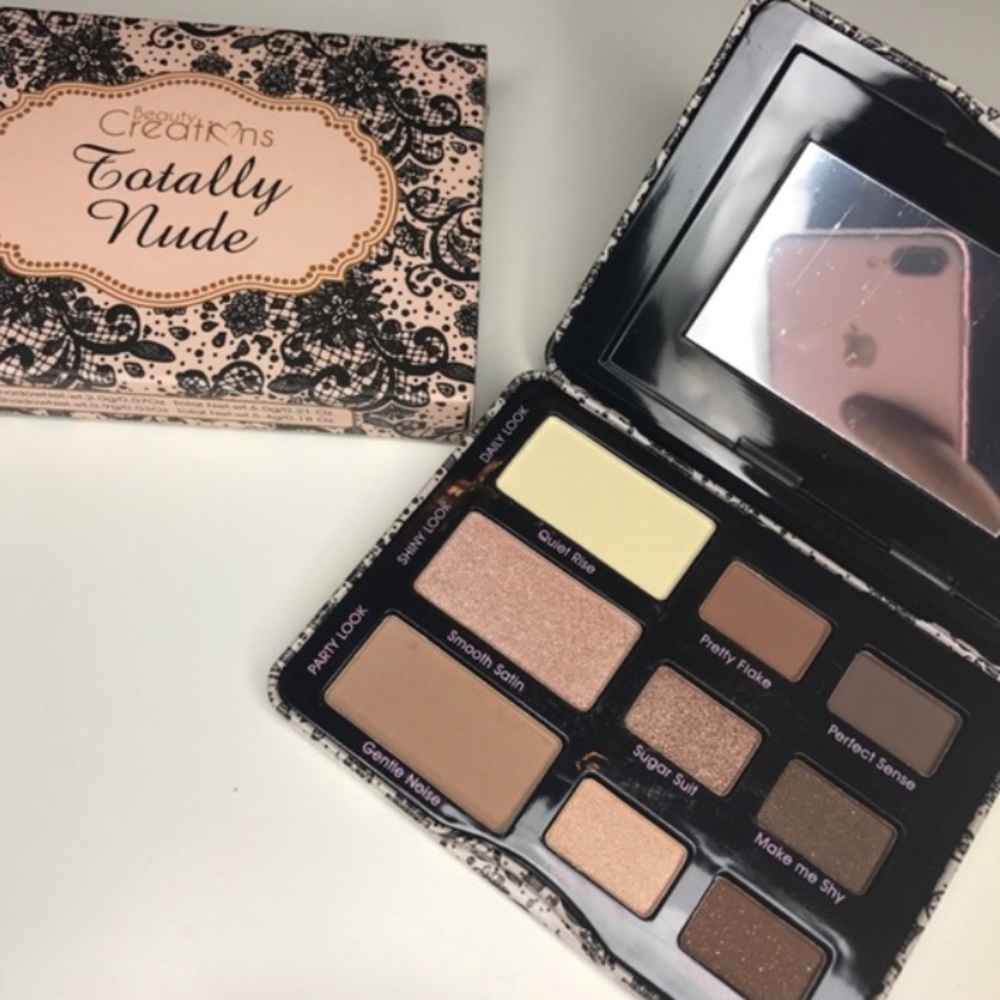 ⭐️Totally Nude Eyeshadow Palette - Picture 4 of 4